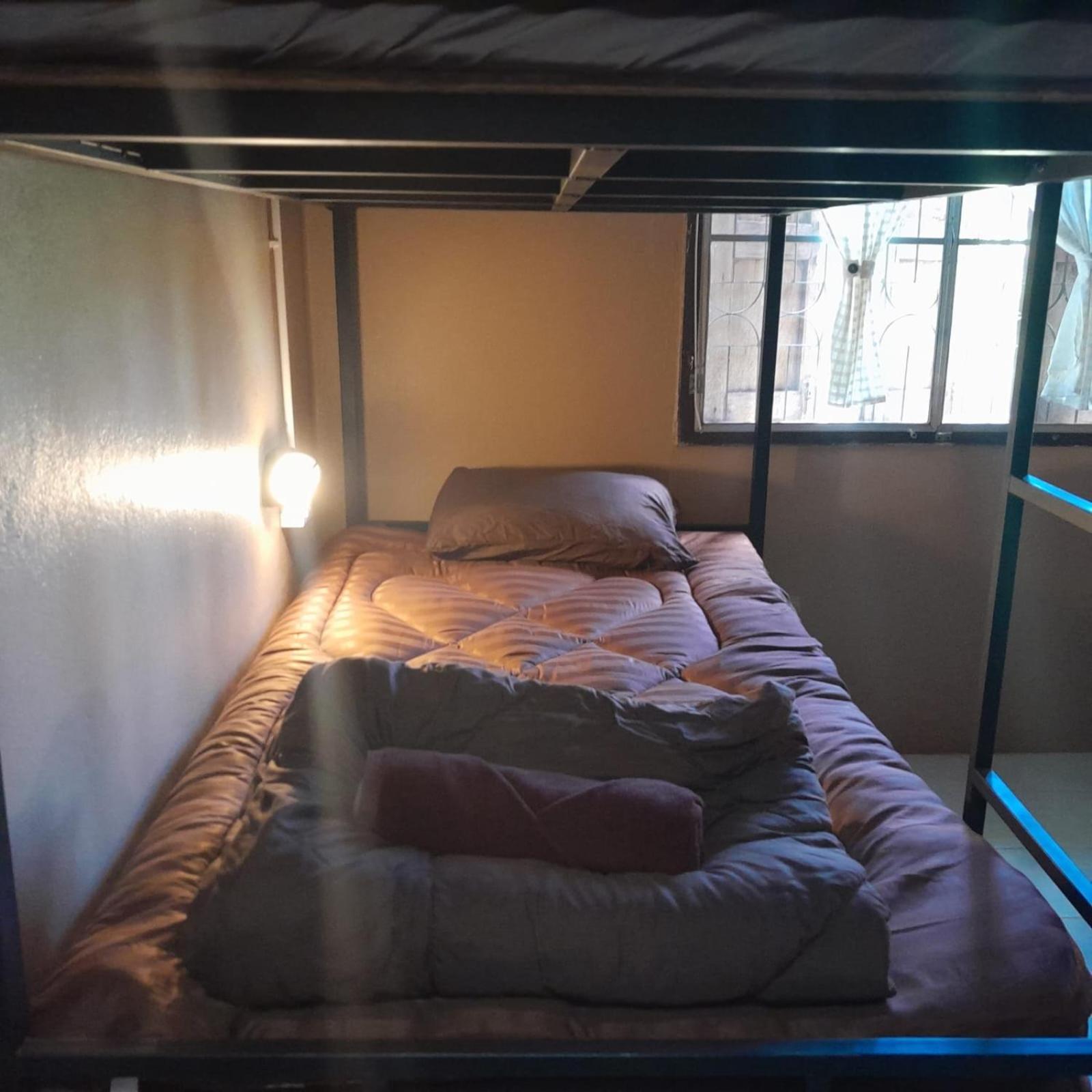 פאי Sharky'S Hostel מראה חיצוני תמונה