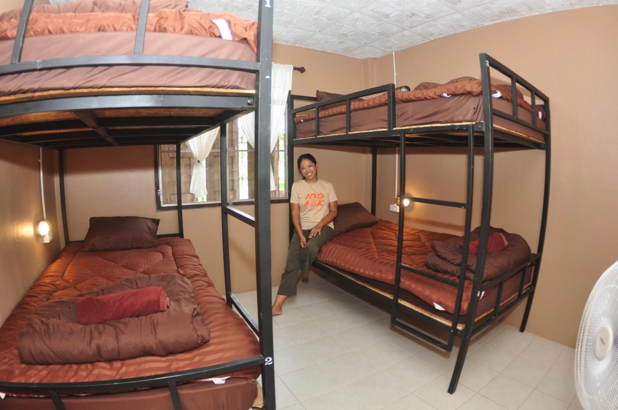 פאי Sharky'S Hostel מראה חיצוני תמונה